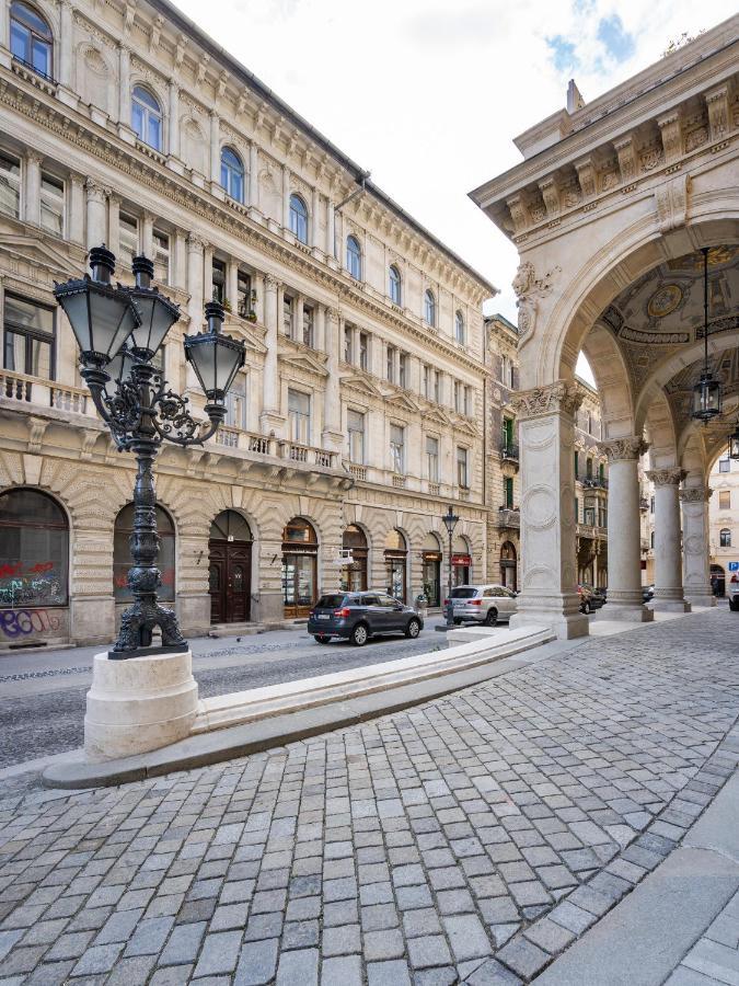 Centrum Opera Luxury Apartment With Free Garage Budapest Exterior photo